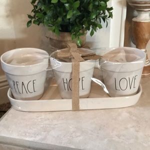 NWT Rae Dunn “PEACE HOPE LOVE ” Flowerpot Set